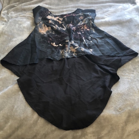 Tops - Skull print high low Gothic top M